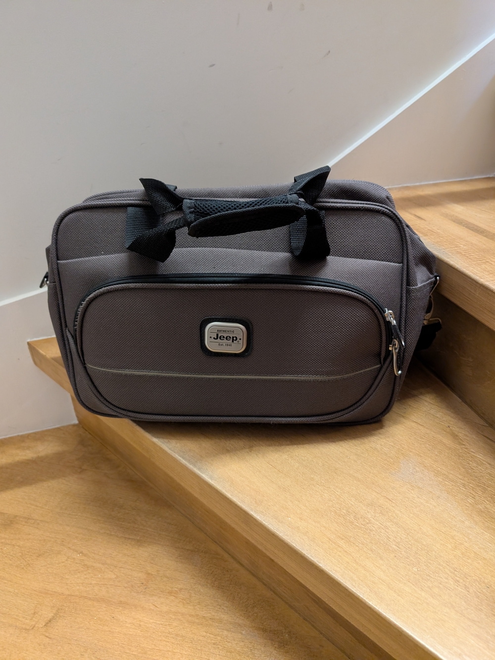 Jeep Gray Men's Travel Shoulder Bag
